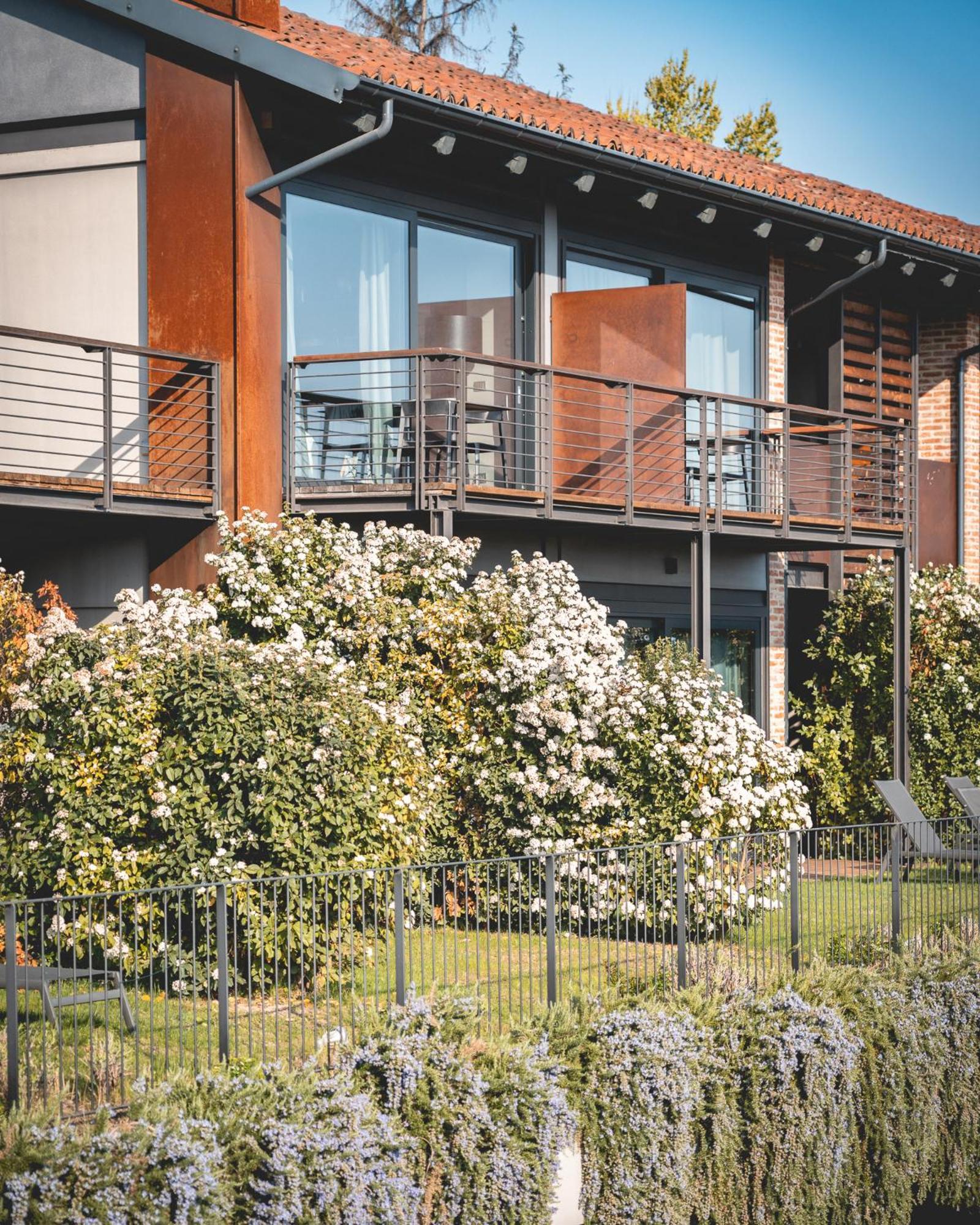 Отель Arborina Relais Ла Морра Экстерьер фото